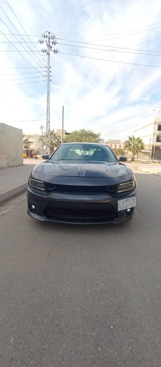 السلام عليكم جارجر موديل 2016 رقم بغداد وارد امريكي قطعتين جاملغ خلفي وباب بدون دواخل وبدون ارباك وبيه مكانين رش مقدار شبر مكينه 3600مكفوله كير مكفول حداديه امامي خلفي جديده سياره مال بيت ما بيه نقص جاهزه ومواصفاته معروفه مكاني واسط عزيزيه السعر 159وبيه حق الجيه *********** ملاحظه اني مكلف خابرو عل رقم
