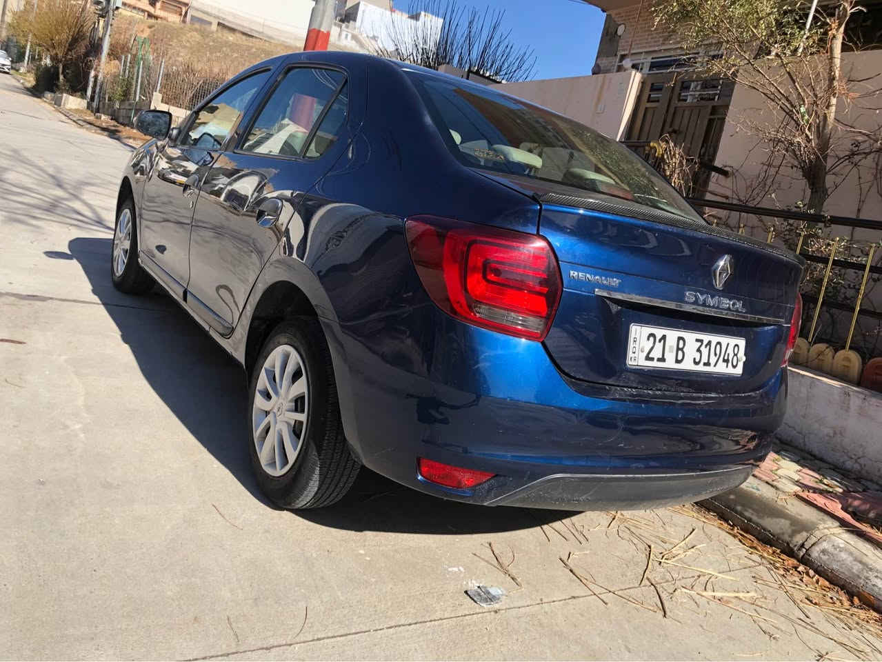 سلام علیکم
رینو سیمبول ٢٠٢٠ بۆ فرۆشتن
بێ بۆیاخ بێ تەرزە
سۆنەرەکەم داناوە 
سەیارەکە زۆر تازەیە  گێڕو مەکینە بە شەرت 
هیچ نقصانی تیا نیە ٨٤ هەزار ڕۆشتوە
نرخی ٨٣ وەرقەو معامەلە
***********
لە سلێمانی السليمانية, العراق
