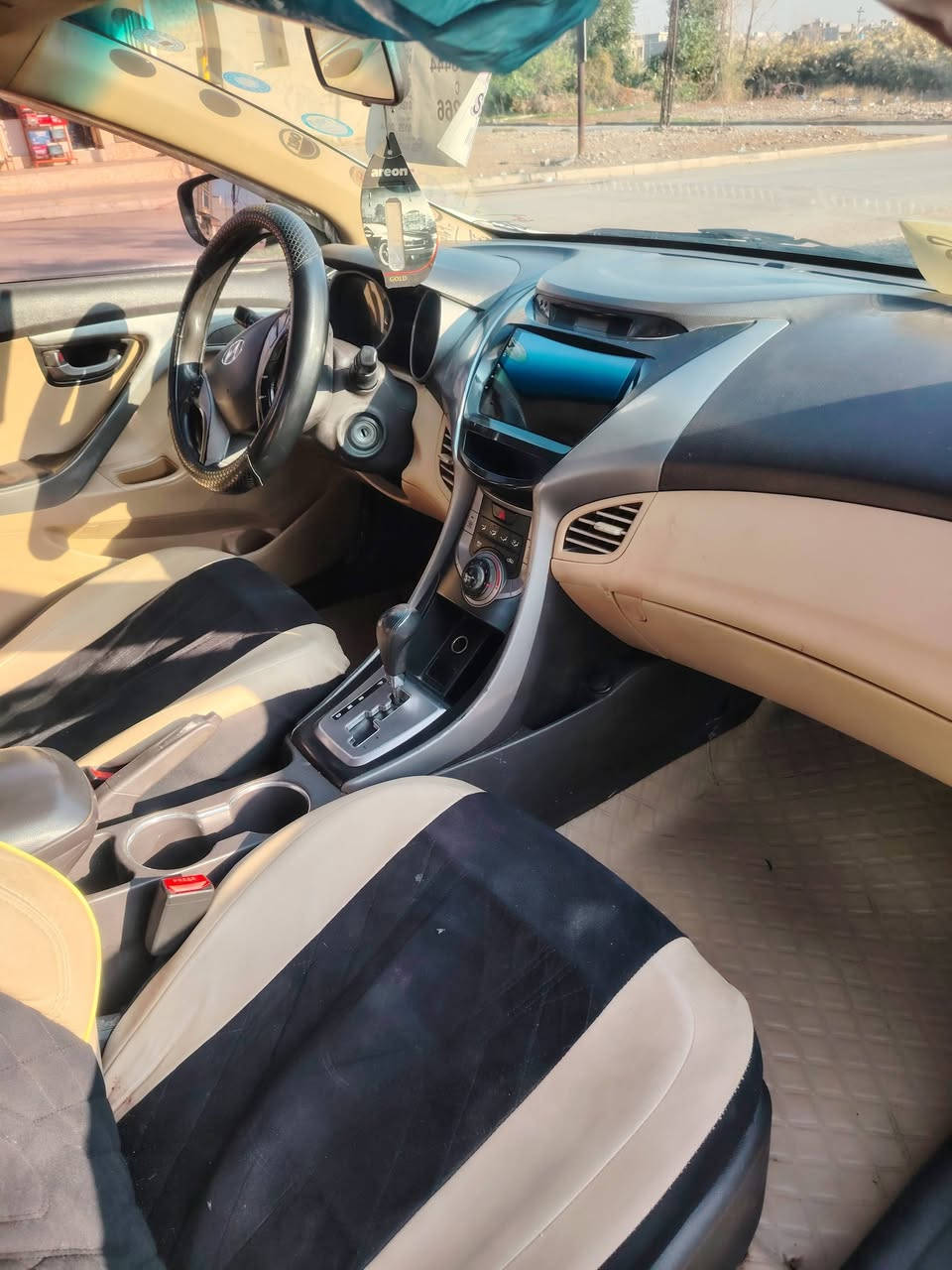 النترا  للبيع موديل 2013 رقم اربيل سياره حيل نضيفه بيها مكانات تقليم بيها شويه بارد سعرها 105 ***********
