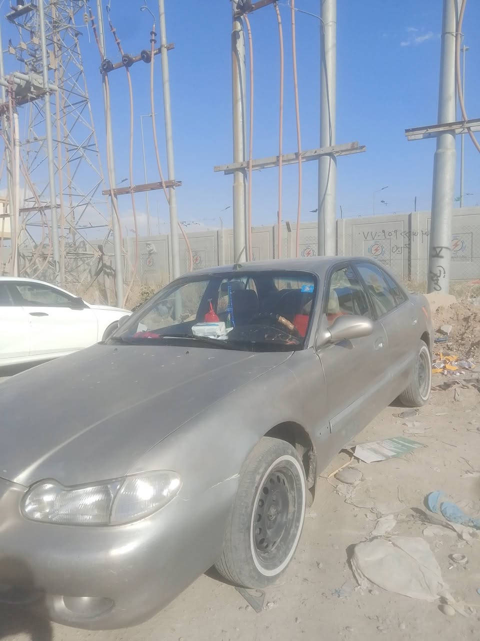سوناتا ثري ، موديل 1999
رقم دولي كركوك ، مشروع وطني

شرط التحويل ، إنتهاء السنوية للــ 2030

گير عادي شرط ومحرك شرط لا تنقيص ولا تبخير

صدر زين وتايرات نص عمر .

مصبوغة للجمالية فقط مكفولة من كل شيء 

اسبير موجود بيها 

محورة كابريتا وموجودة قاعدة النوزلات كاملة

كمبريسر تبريد موجود .

السعر المطلوب 33 وبيها مجال "
مكان السيارة ـ تكريت 

*********** للاستفسار أتصل "
