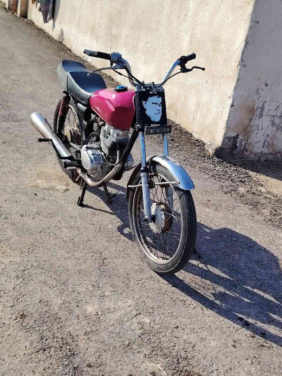 درجه البيع شاصي ٢٥ مكينه جديده تاير جدد وياله نضيضات ب ٣٧٥ وبيه مجال الشراء ينتصل وبيه خير ويدلل *********** المكان ميسان المجر الكبير معمل الورق
