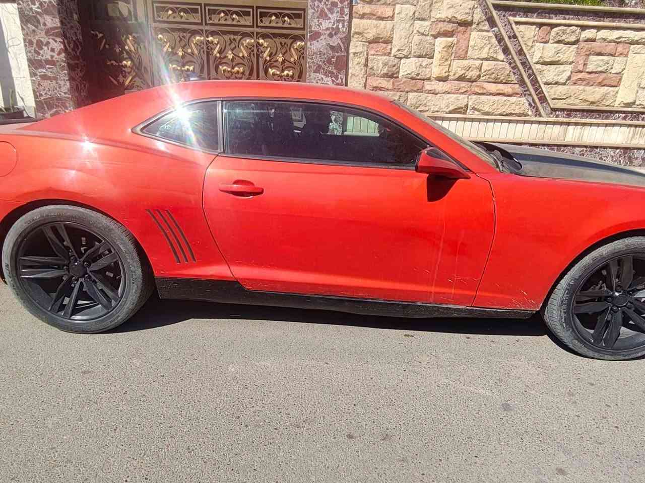 سلام عليكم
للبيع سيارة كمارو موديل2012  السيارة خير من الله  تخم تاير تبريد ثلج كهربائية فول مابيها كل نقص مكينه وكير بل جيس بسمي تحويل ثاني يوم  مكان بغداد  سعر 83 وبيها مجال حك الجيةالاستفسار ***********
