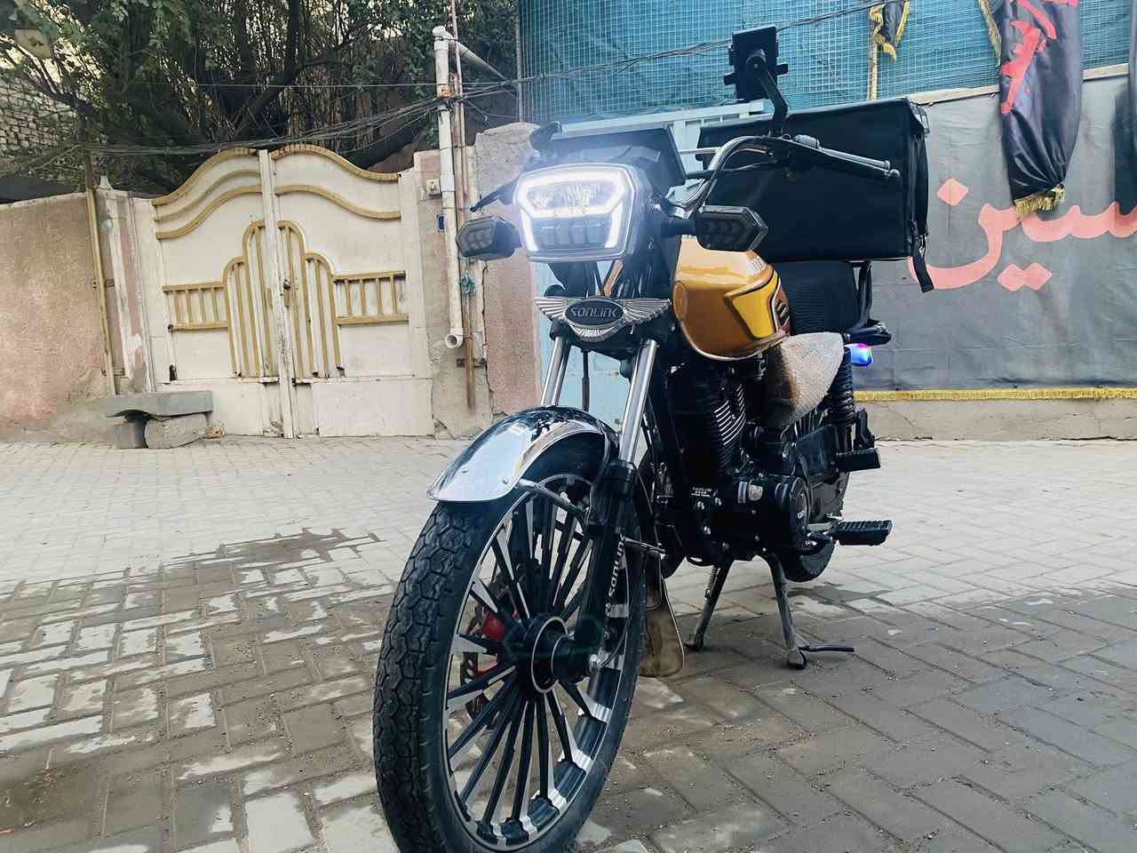 دراجة ايراني سونك 2025 دراجة نظيفة تجي وتشوف بعينك وياها صندوق بغداد المدينة  السعر 800الف 

‭0782 726 6069‬
