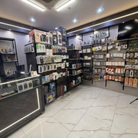 محل موبايل كامل للبيع تريد المحل او تريد فقط البضاعه وبسعر مناسب 07811...