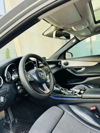 مرسيدس سي 300 موديل 17 السياره نظيفه وجاهزه رقم اربيل الدولي بسمي. فول...