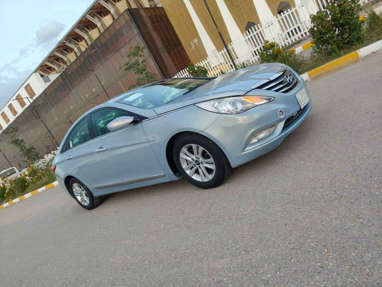 ***********  هونداي سوناتا 2013 وارد أمريكي حادثه تبديل بنيد فقط والباقي كفاله بدون اي ضرر داخلي رقمه ذي قار سنويه جديده مشروع وطني مكينه 2400 سعره 107 وبيه مجال بسيط مكاني اريدو
