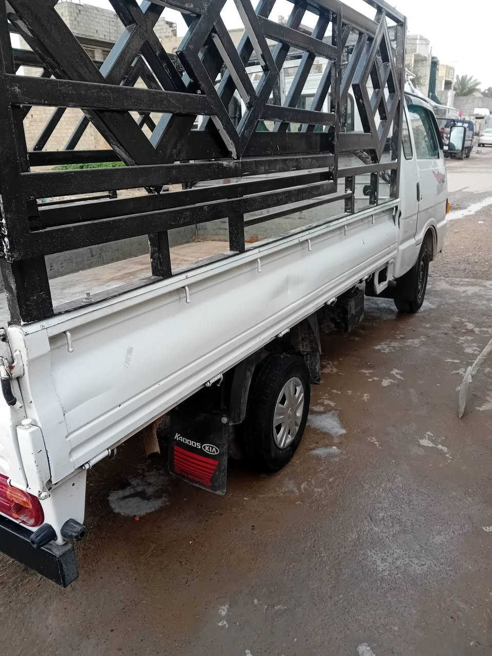 سلام عليكم كيا بنكو موديل 94 رقم بغداد الماني سنويه 27 مكينه كير واكسل خير من الله تخم تاير صدر جديد كهربائيات شغاله بور شغال سته مطوله سبعه شاصي مكفول السعر 47وبيه مجال العنوان بغداد جسر ديالى الرقم***********
