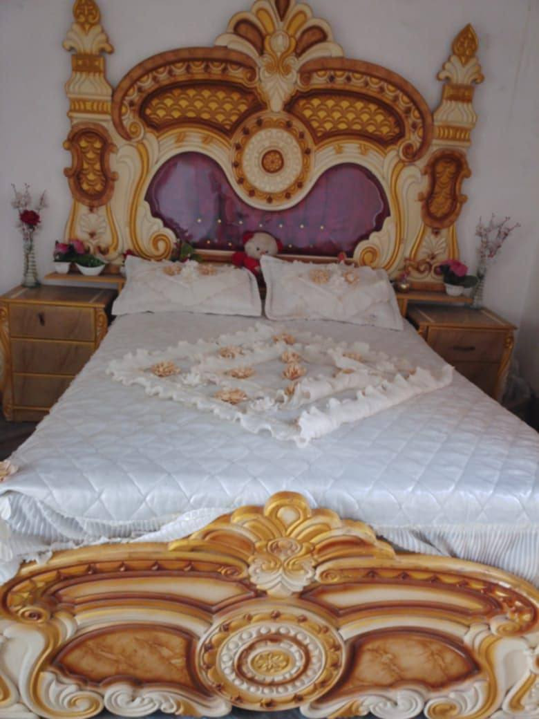 سلام عليكم ورحمة الله وبركاته عندي هاي الغرفة للبيع حطاطه خشب ثقيل للبيع ولتواصل عبر واتساب فقط***********
