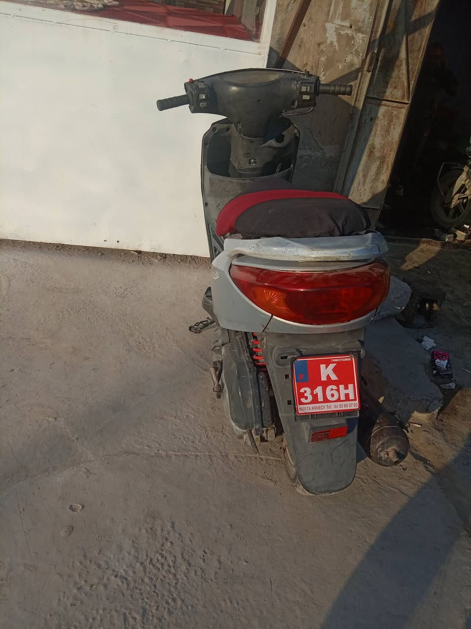 للبيع دراجه بريز سرعه ١٤٠ مابيه اي نقص محرك كفاله بلادي سعر ٤٠٠ للتصال***********
