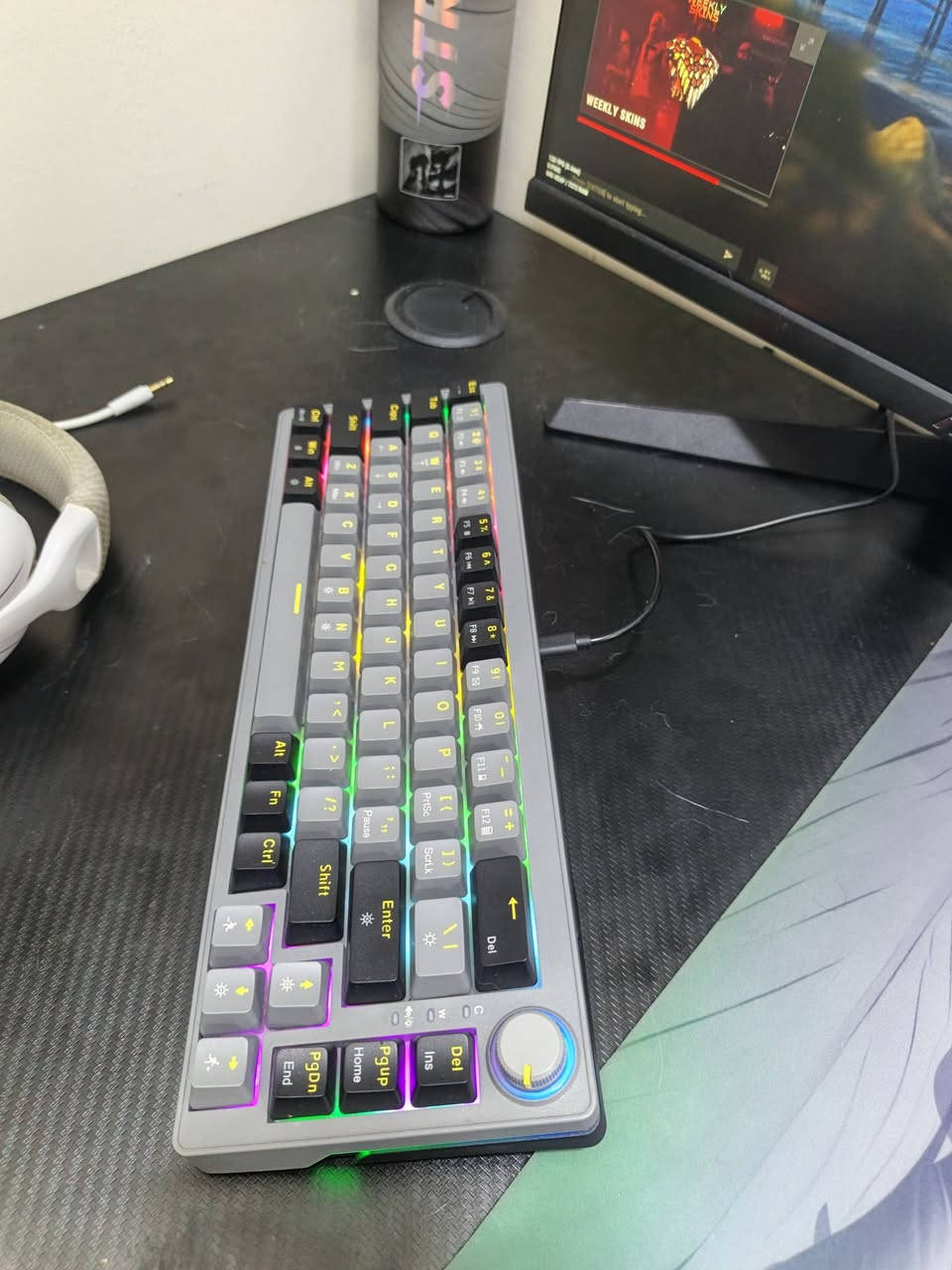 بيسي ابيع كامل
Rtx 2060
R5 5600
Ram 16
Ssd 512
كيس 4 van

وماوس وكيبورد وماوس باد
وسماعات 

وميز كيمنق 

ويده كيم سير 

وشاشه asus 120 hz

كامله ب مليون وبيه مجال حك الجيه 

لايوجد توصيل لايوجد توصيل

مكاني الانبار الفلوجه تريده تعال اخذه 
رقمي ***********
