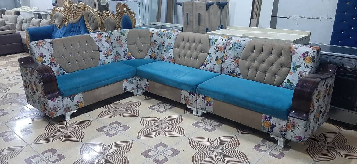 معرض العماد//ديوان تفصال مستخدم نضيف اي عيب مبي بشرط النضافه للأستفسار ***********//*********** كركوك, العراق
