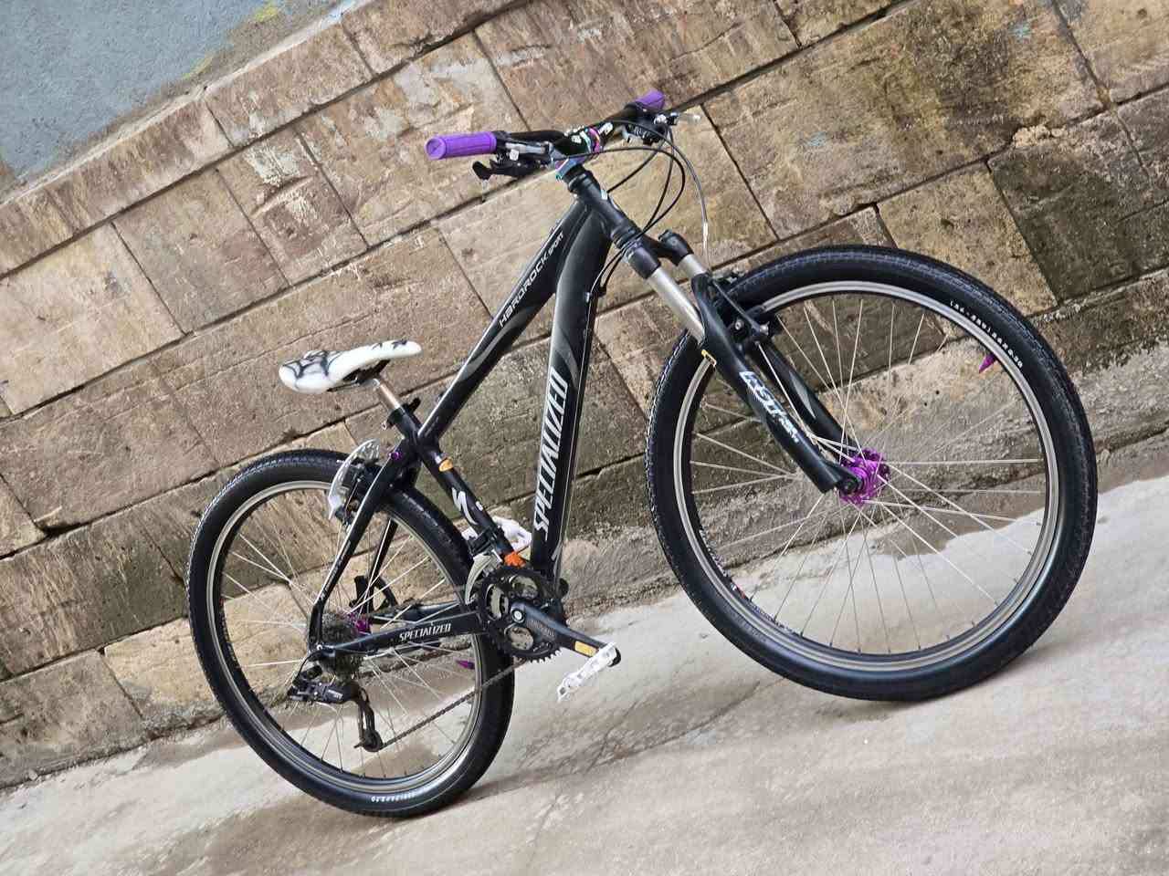 سلام عليكم 
دراجة ماركة سبيشل زد صاعقة 
 سناب اسعراضي قياس 26
دراجة المنيوم وستيرن كاربون
دبل ماركة RST
بطيخات ماركة tanke طرب
ركبة سبع الوان Hasns 
سعر 280الف عنوان موصل جانب الايمن 
متوفر توصيل لجميع المحافظات 
***********
