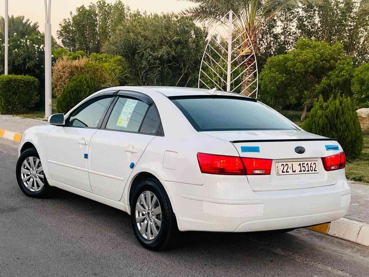 السلام عليكم
سوناتا 2010 ابيض 
السعر 97$
محرك 2400 دوش  بدون فتح بدون بخار بدون تنقيص
رقم اربيل دولي تحويل مباشر 
كير شرط بدون عبب 
صدر جديد 
كهربائيات كلها شغاله
تبريد ثلج 
تحكمات فول 
بيها رش فقط 4قطع ومكانين زغار اثر تكشير بدون قطره معجون 
سياره ماتحتاج اي مصرف 
مكان السيارة تكريت 
للاتصال ***********
