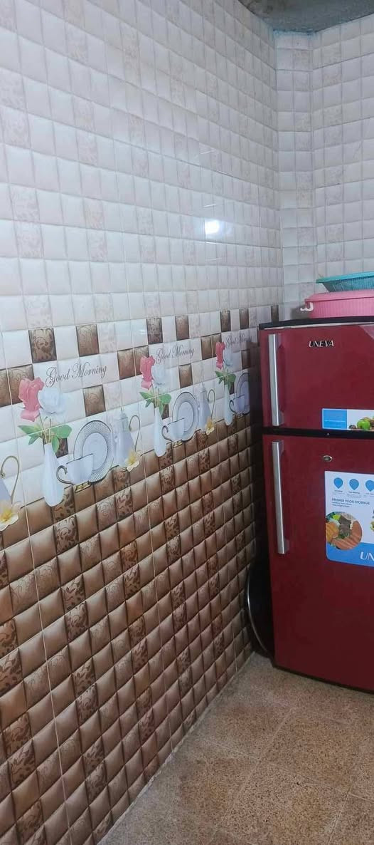 لبيع بيت في ساده بعويزه مساحة أراضيها ٣٢٠متر يتكون دار من اربعة غرف النوم مجمع صحيات مطبخ حديقه كراج كبير ماء فول قريب على شارع عام ٤٠٠مترنوع سند زراعي استفسار ***********
