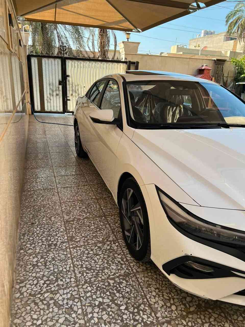 السلام عليكم هونداي النترا 2024فول مواصفات بصمه فتحه كشنات جلد تحكم ستيرن شاشه كامره دواره رادرات مري شفط رقم اربيل تحويل ثاني يوم السياره جديده وخير من الله ماشيه 70مكفوله كفاله عامه ماعدا رصعه صغيره بلبنيد موضحه بلمنشور سعرها 137وبيها مجال قليل للشراي حق الجيه ***********مكاني بغداد السيديه
