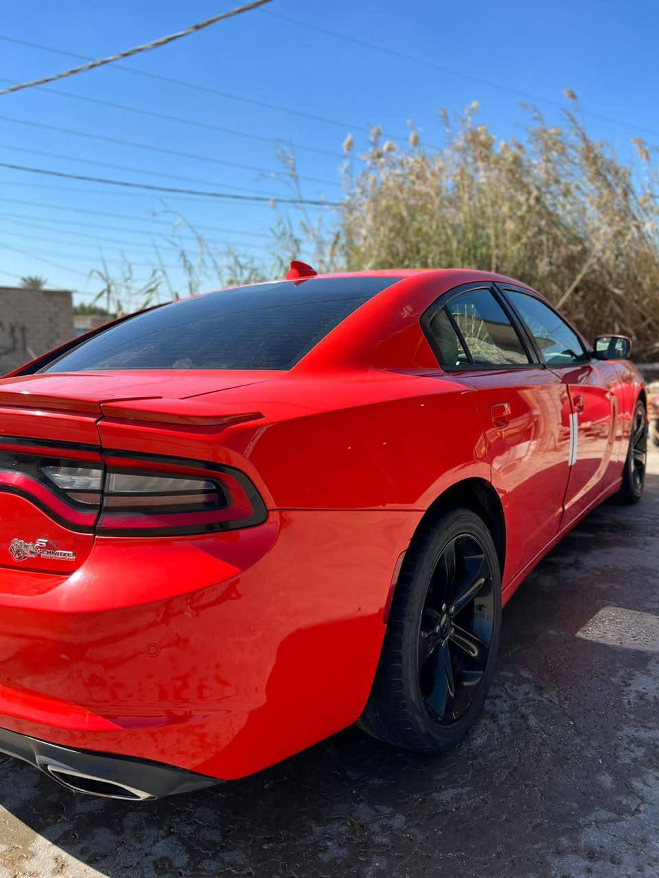 السلام عليكم للبيع جاجر 2018 سياره لون مميز جديده حادث امريكا موضح بل صور وبيهه بجاملغ خلفي موضح سعر 218 وبيهه مجال ***********
