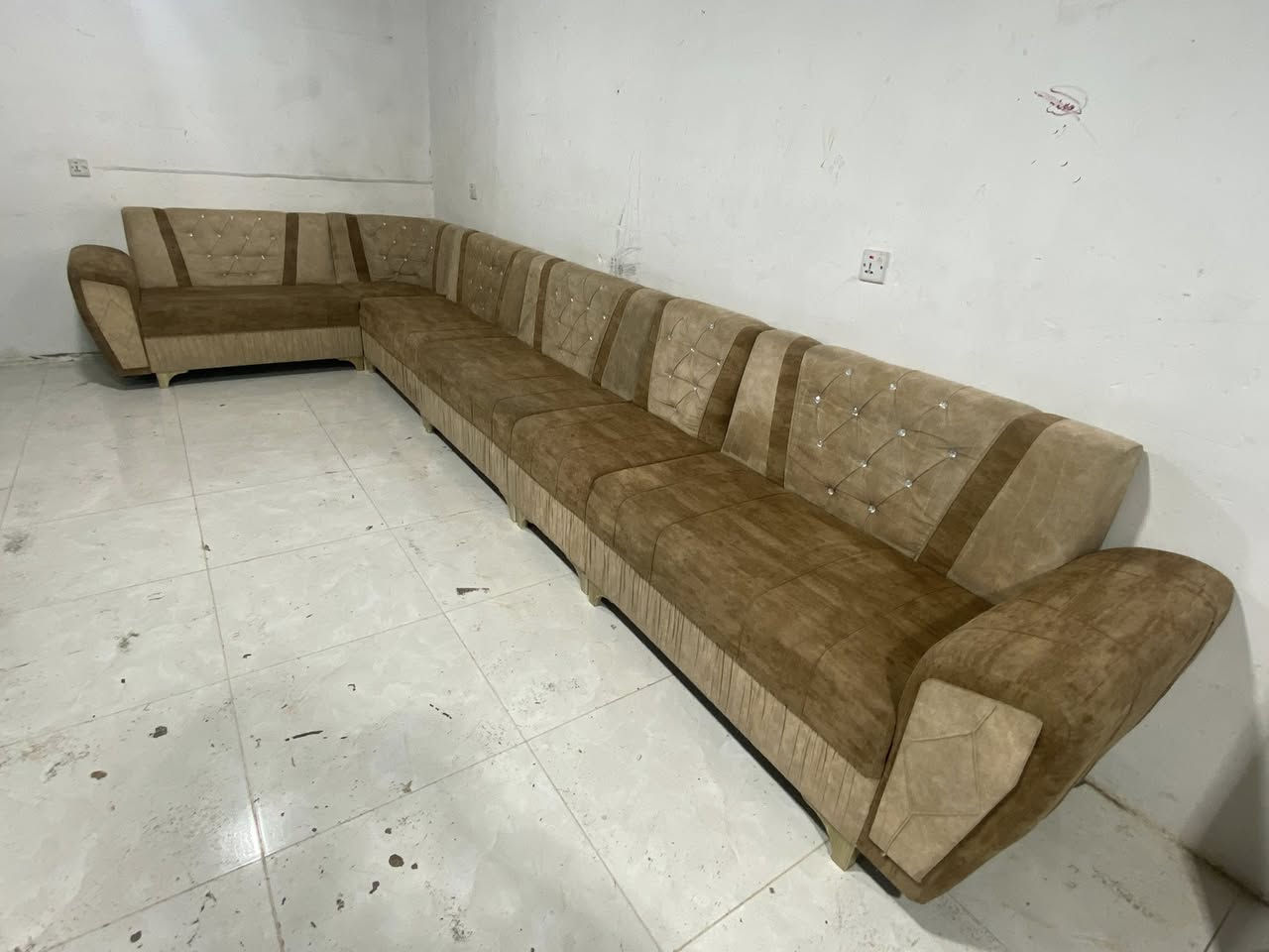 قنفة بدون اي عيب شراي يجي خاص تواصل علي واتساب *********** مكان اربيل مامزوا

