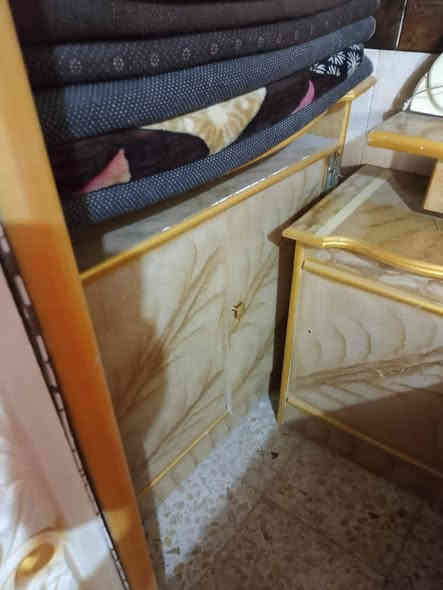 غرفه للبيع نضيفه مابيها ضرر. فقط جامت المرايه مفطوره سعر 400 وبيها مجال المكان نجف حي النصار ستفسار ع رقم *********** 👈مكلف مكلف بل نشر
