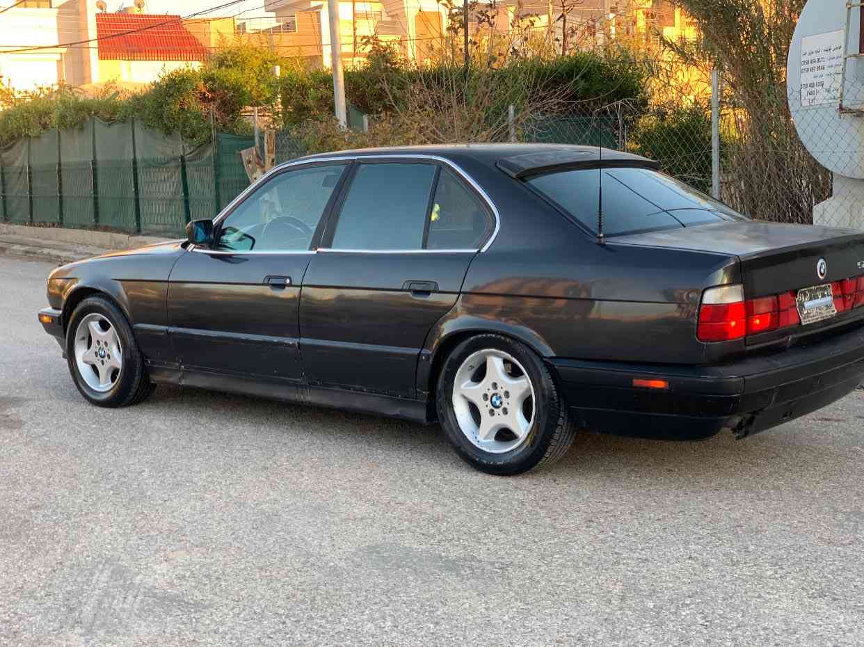 بیئێم مۆدیل ٩٢ فول فول بەس سلایت نیە ٥٢٥ تۆماتیک  بەبێ لێدران دەحامی لەبۆ دەحامی بەشەرت سەیارکە سەنەوی لەگەر بەس بە هەدیە دەیدەم ماری مەدەنیو کامل بە شەرتە سحر ٣٤ وەرەقەو محامەلە زانیاری زیاتر نامە بنێرە/***********
