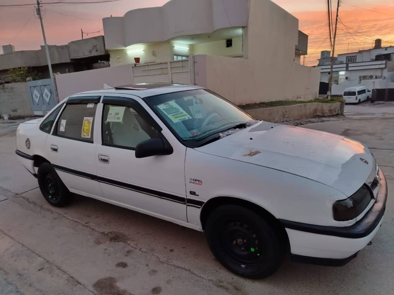 للبيع فكترا موديل91 اسليت سيارا قطر صبخ مابيها خيسا مابي ضرب مابيها سيارا محرك 16قايش عريض باور مكرك كاتم جديد صدر امامي خلفي جديد طخم تيرات جديد سيار جديد رقم بغداد سنويه مشروع وطني صاحب اب كركوك  شرط تحويل مكن كركوك سعر 28وبي مجال قليل حك جيا ***********
