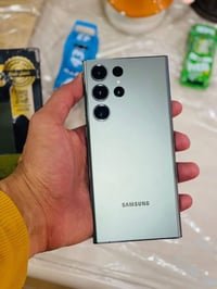 S23 الترا ذاكره 256  لون اسود وزيتوني  القطعه 675  للاتصال 07717420494...