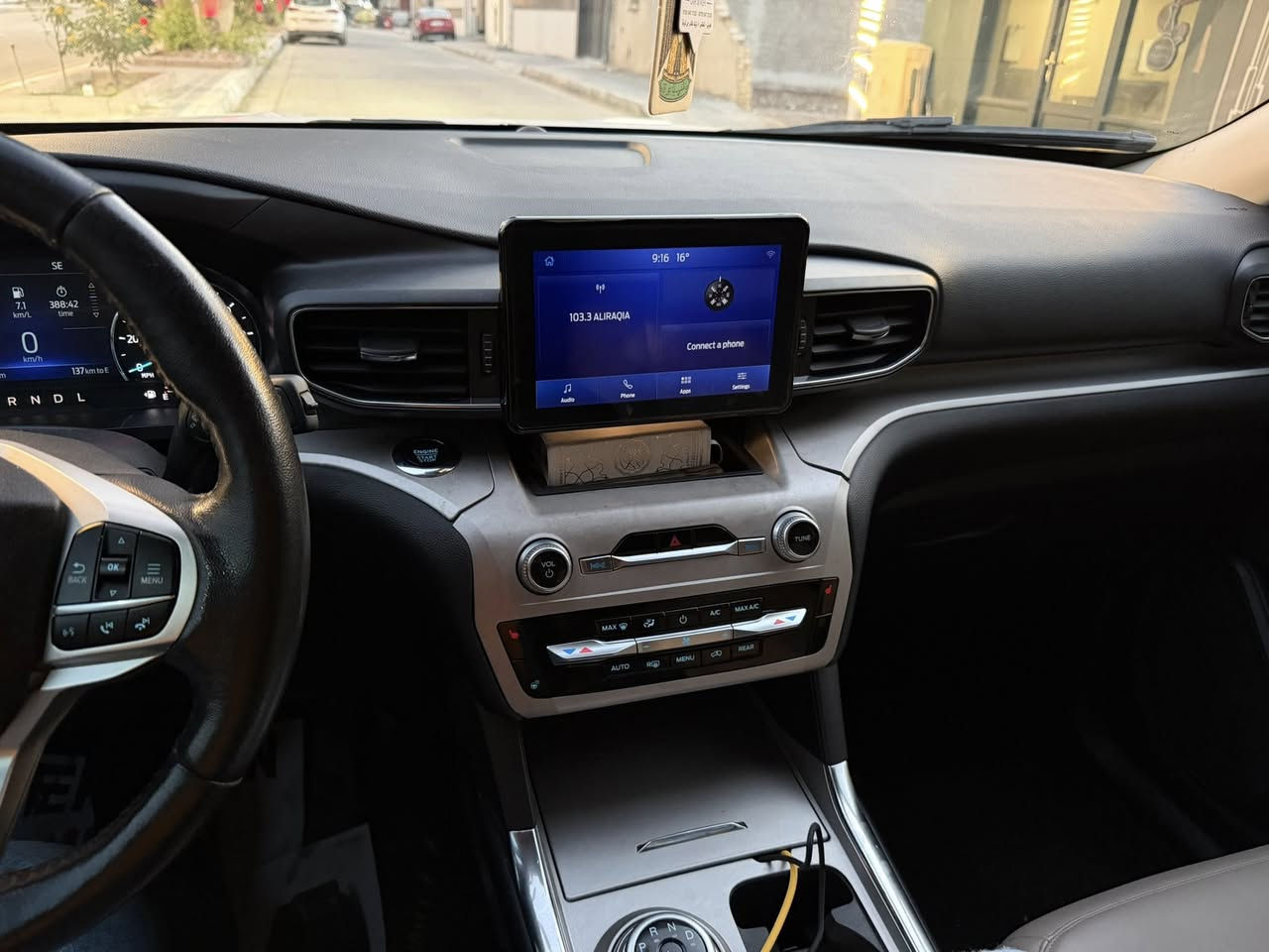 * فورد اكسبلو 2023 XLT 
رقم اربيل تحويل بأسم المشتري مباشر مع موافقة تظليل تنتهي شهر ال 9
* مكينه 2300 تيربو 4 سليندر 
* ماشيه 42500 ميل

* المواصفات 
* ‎‏‎- بصمة تشغيل 
* ‎‏‎- بصمة أبواب 
* ‎‏‎-تشغيل عن بعد 
* ‎‏‎-ترحيب عند الاقتراب 
* ‎‏‎-كشنات جلد 
* ‎‏‎- رادار جانبي 
* ‎‏‎-رادار امامي 
* ‎- رادار خلفي 
* ‎‏‎- شاشه كبيره تدعم نظام الأبل كار باي ونظام الاندرويد 
* ‎-تدفئة ستيرن 
* ‎-گير ماوس 
* ‎-اوتو هولد
* ‎-اوتو ستوب 
* ‎-هندبريك بصمه 
* ‎-٧وضعيات قياده 
* ‎‏‎-كشنات تدفئه
* ‎‏‎- تبريد مركزي
* ‎‏‎- بگ لايت LED 
* ‎-صندوق كهربائي 
*  ‎‏‎- كود باب 
* ‎‏‎-كرسي السايق والسكن كهربائي
* ‎‏‎-تحكم ستيرن جهتين 
* ‎‏‎-تحديد سرعه 
* ‎‏‎-مانع انزلاق 
* ‎‏‎-ليد نهاري
* ‎‏‎-كامره خلفيه دواره 
باب السايق مبدل نفس اللون والبنيد والجاملغ مصبوغات
ارباك استيرن وبرده وبيها طخه بالباب الخلفي موضحه بالصوره 
للاستفسار : ***********
السعر 22000$ 
اتصل وتدلل
