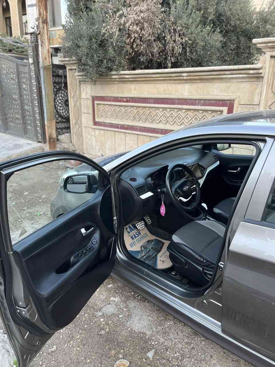 كيا بيكانتو ٢٠١٥ خليجي رقم بغداد الجديد فول مواصفات كير مكينة كفاله صدر تخم تاير نضاف كلش  مري شفط اشاير بالمري ويل كب كامرا خلفية شاشه ٤ جام كهرباء فتحة بصمة بصمة ابواب ماشيه67 km 
بيها صبغ بين البابين على كد شبر وقبق الجنطه بدون اي دواخل بدون اي حادث 
السعر 95$ وبيها مجال
مكان السياره بغداد السيدية.
***********
***********
