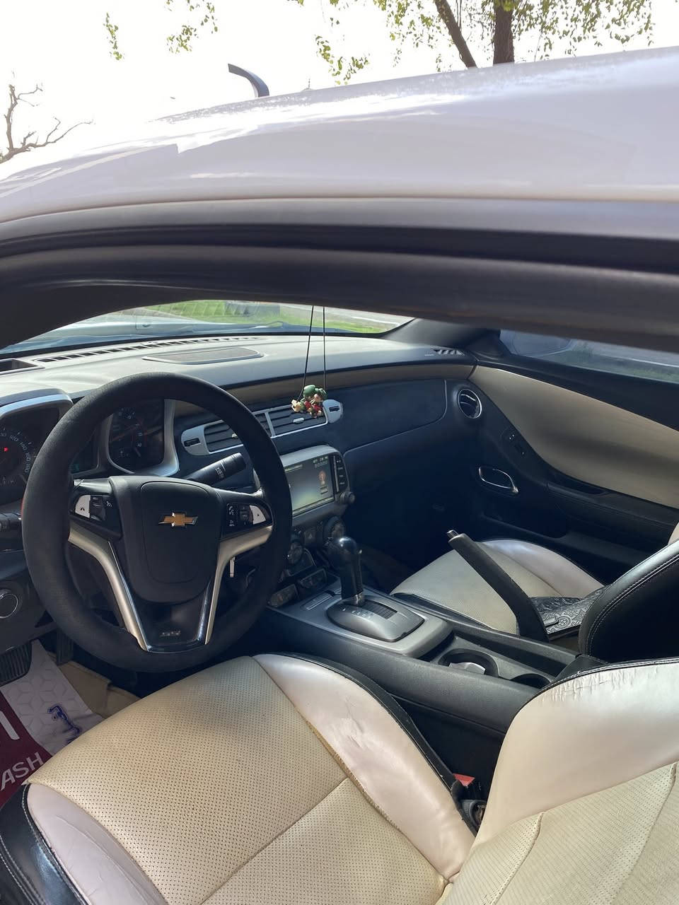 السلام عليكم كمارو 2ss موديل  2013 فول مواصفات للأخير فتحه داتا شو كيجات كشنات تدفئه كهرباء 

للبيع كمارو موديل 2013 2ss قطعتين صبغ الجاملغات الاماميه فقط وبارد بدون شواصي ولا لغود ولا دواخل مكينه كير كفاله عليها هدرز لونك تيوب وكزوز كورسا قفايص امريكي اصلي من طول لطول ماشيه 120 نقصها صدر فقط مكاني بصره باسمي تحويل ثاني سعرها ب108 و بيهامجال لطيبين


**إذا كنت صاحب هذا الإعلان وتريد حذفه لأي سبب، رجاءا أرسل رسالة إلى الدعم الفني**