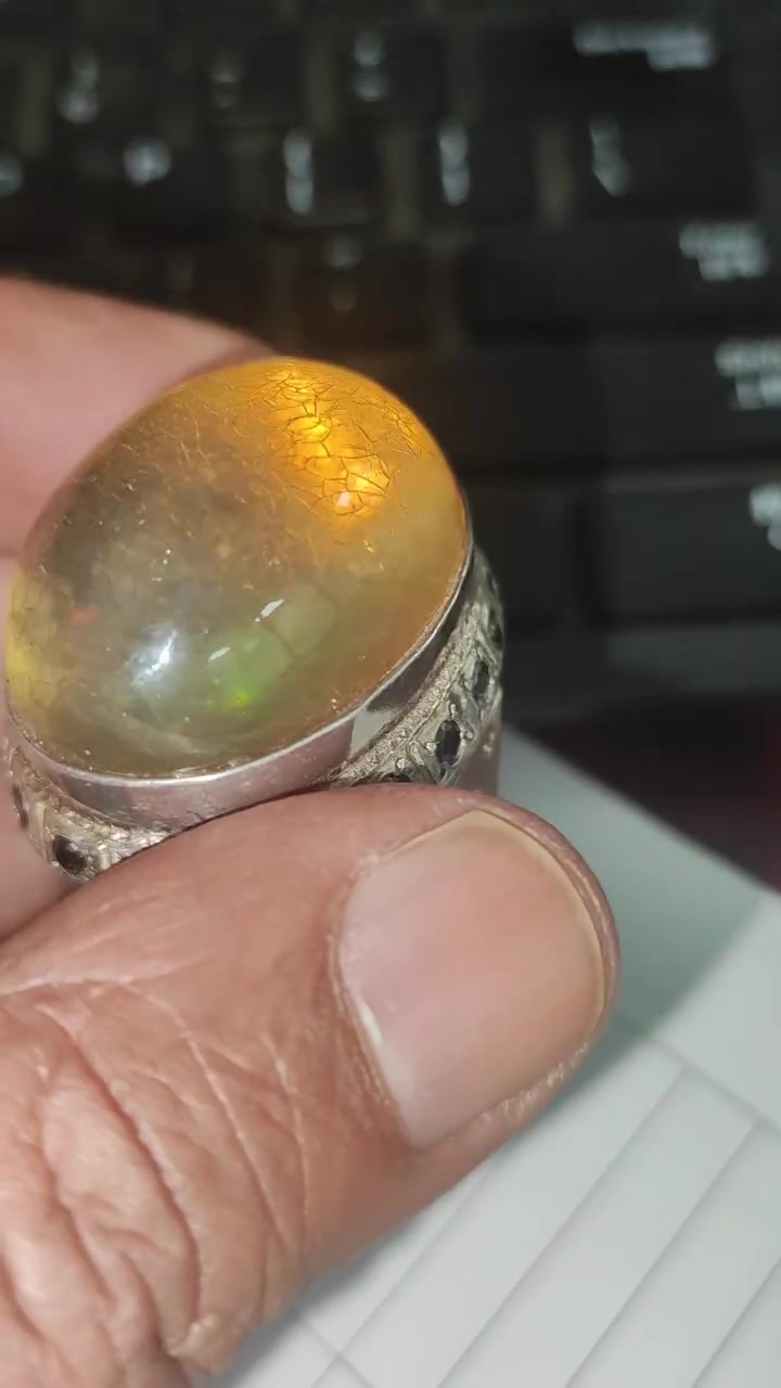 3 خواتم صياغات يدويه راهيات
الصفره مو سترين باوع المقطع شي كال اوباله وشي كال حجر يسمونه حجر البرق 
ياقوته افريقيه راهيه فرط الرمان 
يمانيه مخطوطه اللهم ترزقني شفاعه الحسين يوم الورود


**إذا كنت صاحب هذا الإعلان وتريد حذفه لأي سبب، رجاءا أرسل رسالة إلى الدعم الفني**