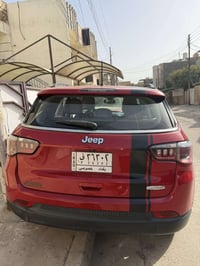 جيب كومباس ٢٠١٨ ماشيه ٥٤ الف بانوراما وجلد حادثه خفيف صبغ جاملغ وبنيد ...