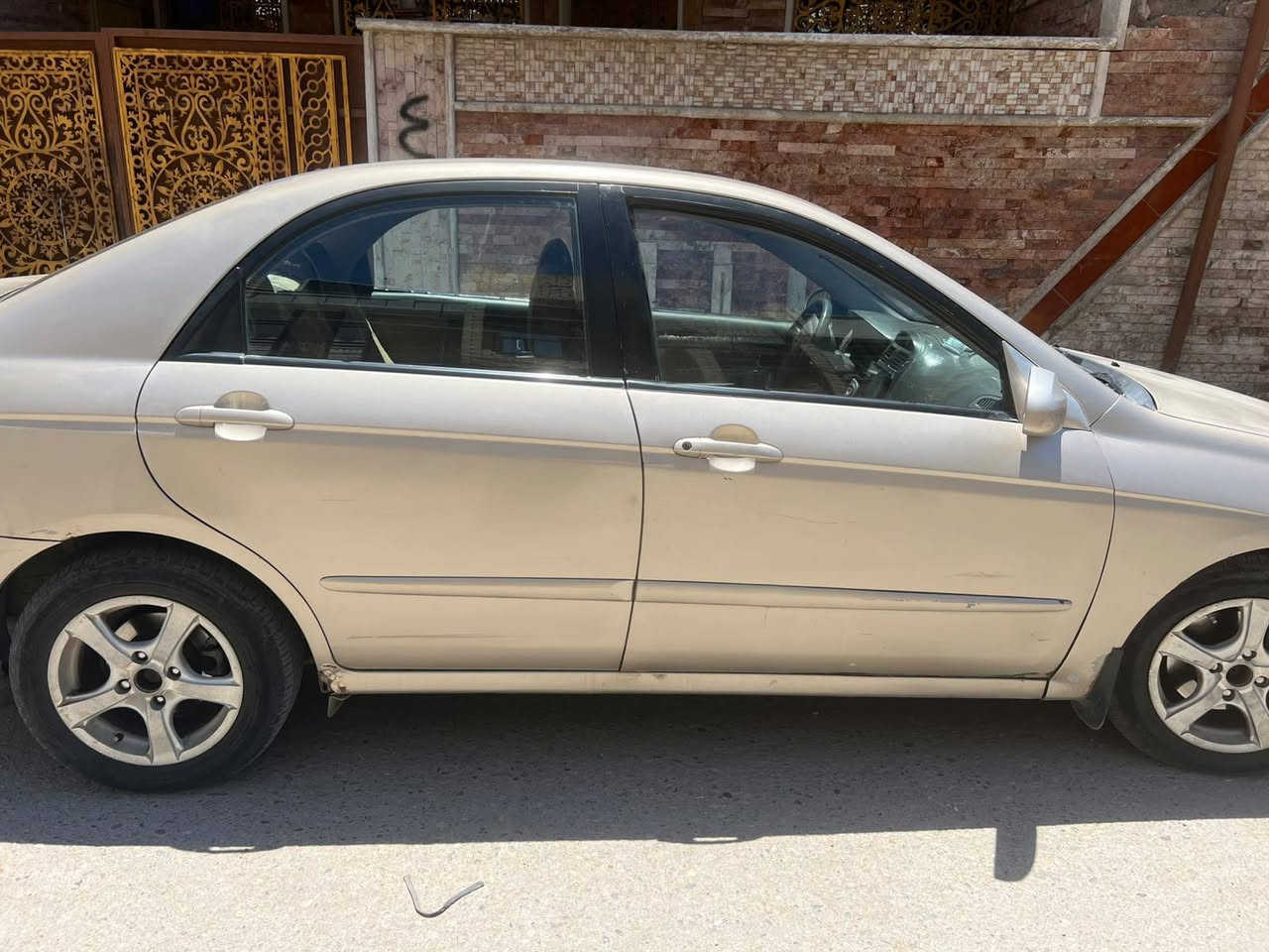 كيا سبكترا ٢٠٠٥
رقم بغداد 
مكان السيارة بغداد
السعر ٦٢
ت ***********
