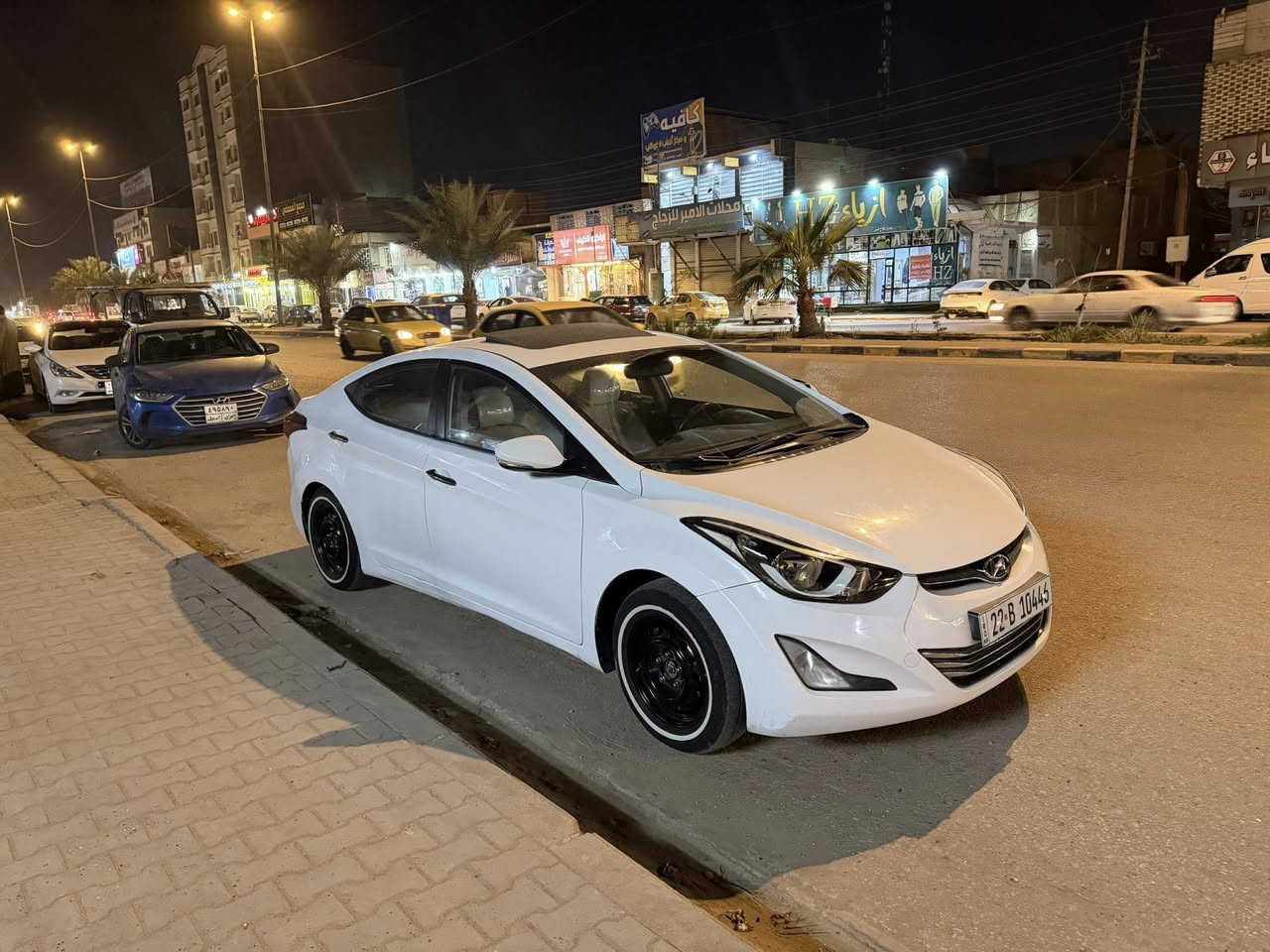 السلام عليكم
النترا 2014 شكل ال16 

فول مواصفات Gls

بيها هلال الجاملغ الخلفي صبغ 

كير مكينة تبريد حدادية كفالة 

السعر 117 قفل بيع مستعجل 

مكانها النجف الأشرف 

***********
