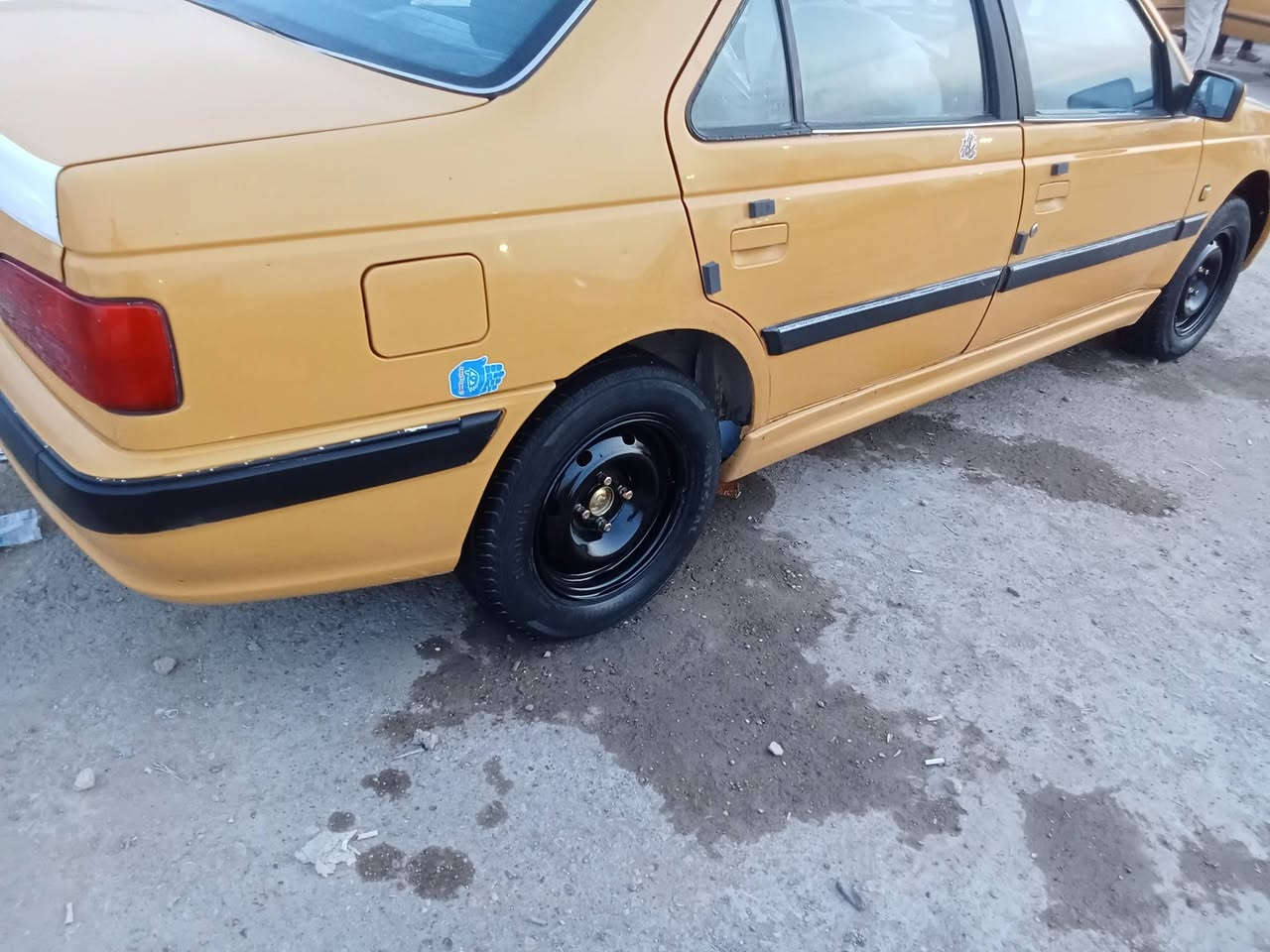 بارص 2015 كير محرك صدر مكفولات ترايها زيرو ناعمه تخم تاير داخلها جديد السياره كفاله ع وضع الشركه عدا تلحيضات بسيطه سنويه لل 28 تحويل شوكت مبعجبك رايدها ب45 الشراي يتصل ***********
