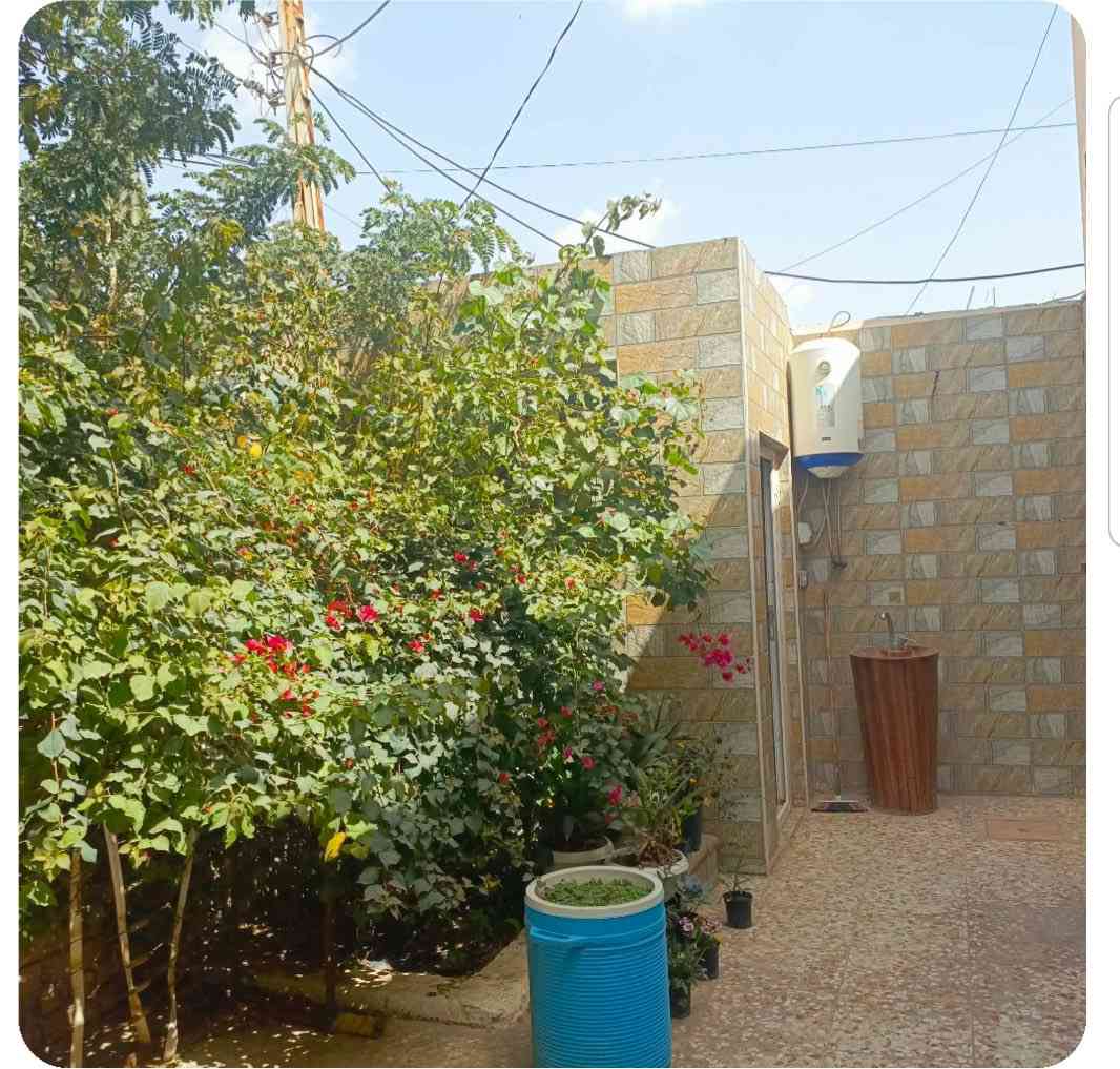 السلام عليكم 
بيت طابو ملك صرف ٢٠٠ متر واقع حال ٣٠٠ فضله ١٠٠ متر 
بيت مكون من غرفتين وصاله ومطبخ واستقبال 
موقع مميز جدا الحضارة الزون الاول يبعد فقط ١٠٠ متر عن النسر  مقابل حديقة 
سعر مناسب جدا جدا


**إذا كنت صاحب هذا الإعلان وتريد حذفه لأي سبب، رجاءا أرسل رسالة إلى الدعم الفني**