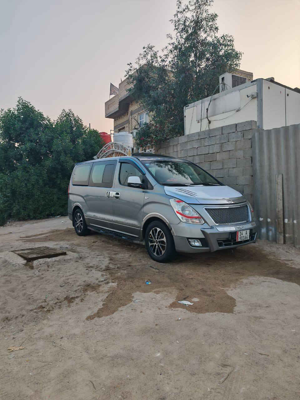 السلام عليكم استاركس 12 معلايه 19 سياره جاهزه من كلشي فول مواصفات خليجيه فتحات سياره كلهه ع البلاد محرك سبلاين سياره مكفوله فقط بيهه رشه صبغ كوريا ربع جاملغ خلفي وربع باب سلايت موجوده بلصور مشر عليهه سياره بسمي ارقام دوليا شرط تحويل  بيع مستعجل  مكاني البصره للستفسار ع رقم ***********
