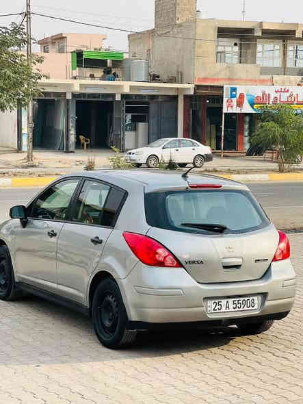 نيسان فيرساي كير عادي مةكينه كةوره دوو بارجةي بيوةيه بوجواني حيزام كراوة بةناوي خومةوةية كوبوني بانزيني هةية نرخي ٦٥كةلايه ز.م(***********)
