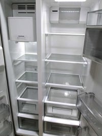 ثلاجة • الرمادي