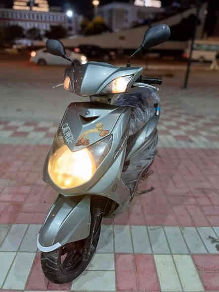 سلام عليكم دراجه سكنس فحل دراجه رمبه بعده بملحه دراجه كله كامله شلعه معدل فول مكينه خرسه  مكينه مكفوله برغي ممفتوح بيه دراج جاهزه مصارله هوايه من نازل من رمبه كهربائيات كله شغاله السعر 750 المكان بغداد الكرخ قرب مقام الخضر لستفسار ***********
