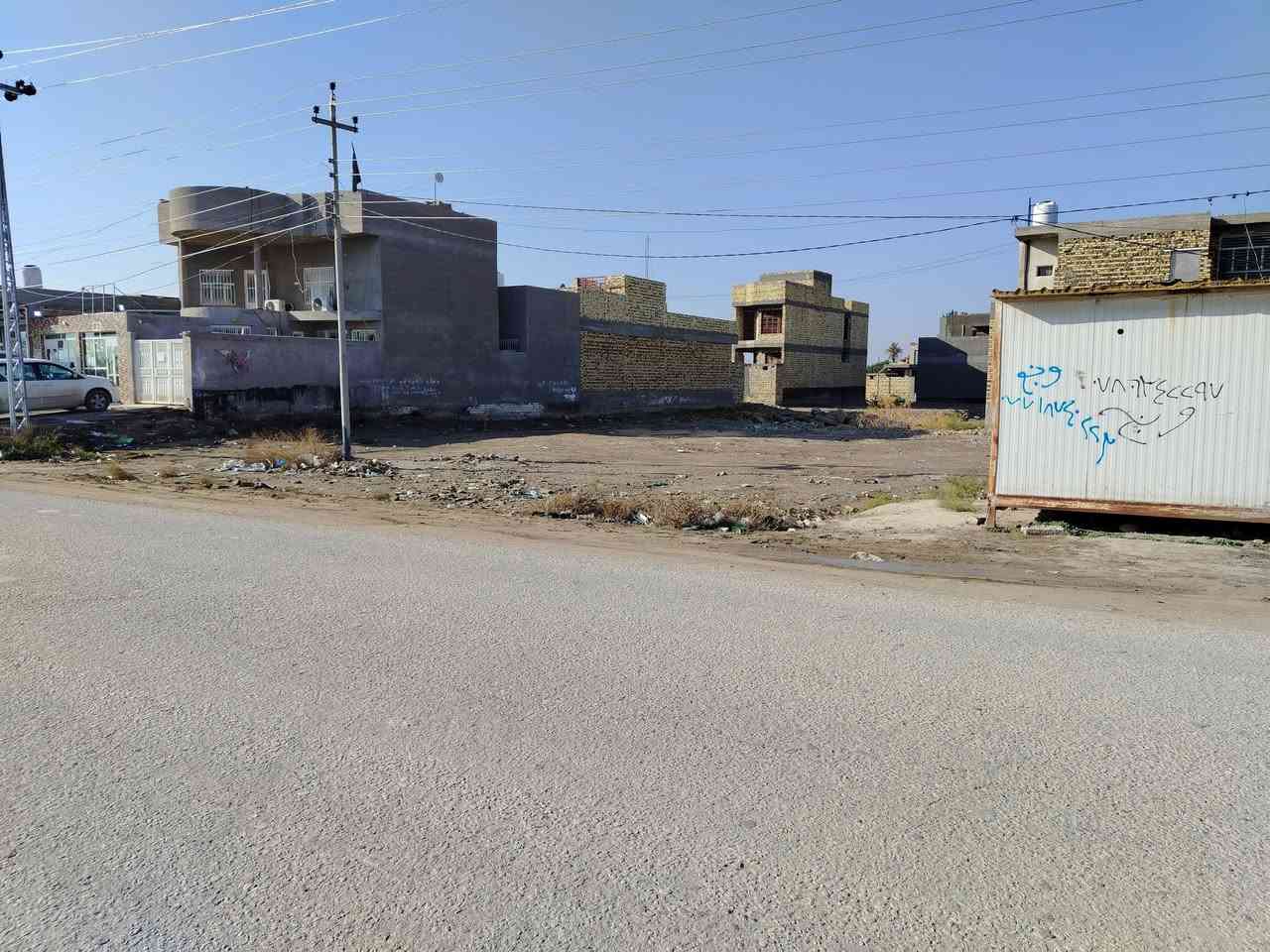 ثلاث قطع للبيع شارع الإمام بكر ع طريق النبي ابراهيم الخليل عليه الصلاة والسلام كل قطعه200 متر المجموع الكلي 600 متر الواجهه 30  النزال 20 واجهة الشارع تجاريه طابو زراعي بئسمي الاعتراف عند الشراءفورا الاتصال بالهاتف علئ الرقم ***********
