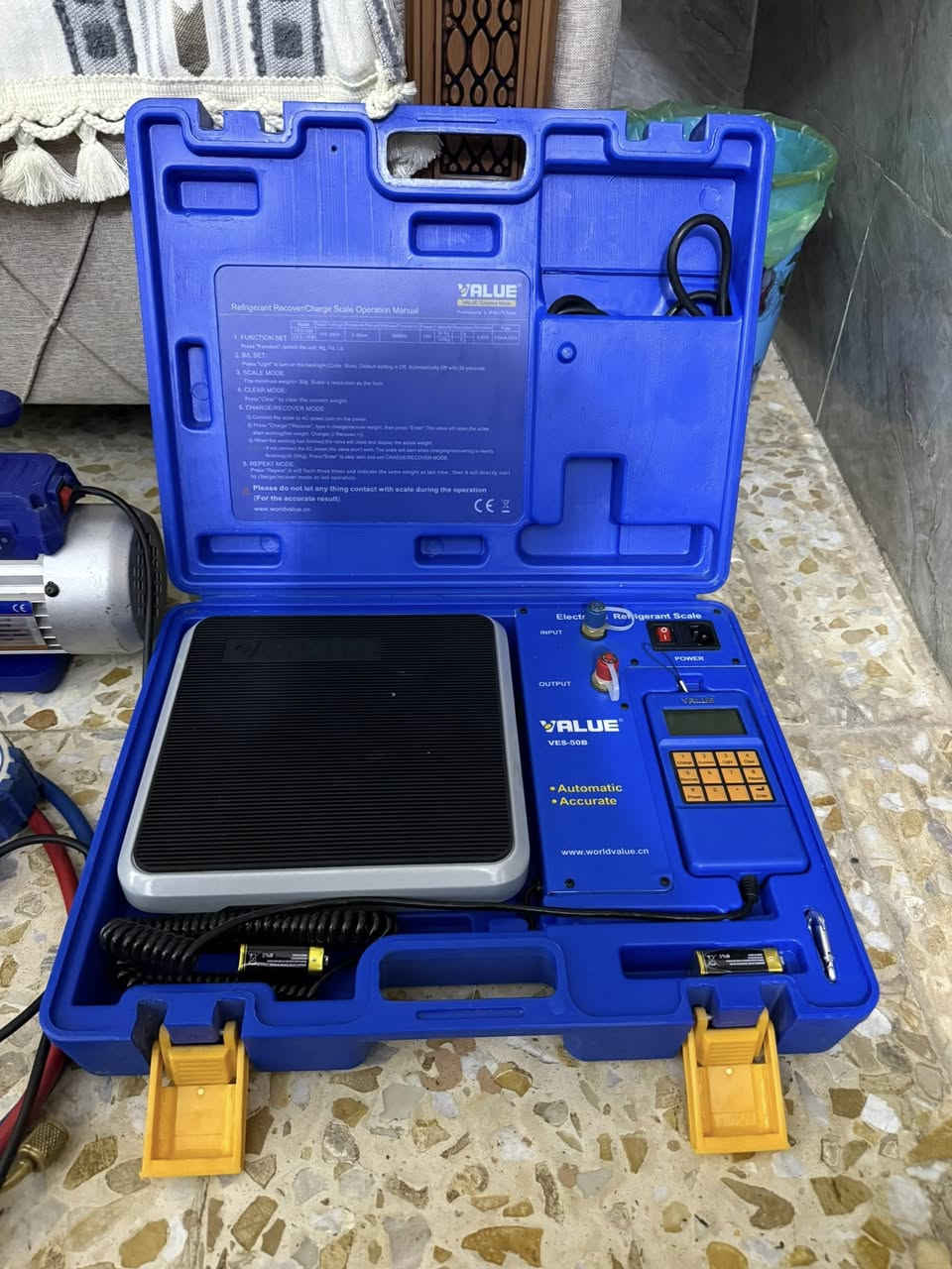 اخوان عندي ذني للبيع الله يشهد ورسوله الميزان والفاكيوم مامستعملهن ولا مره اخوان السعر قفلهم ٢٠٠شلع محتاج فلوس والله بس سعر قفل ٢٠٠شراي يتصل ***********
