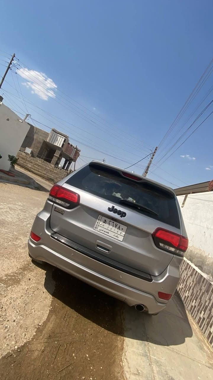 Jeep Grand Cherokee
• جيب كراند شيروكي
* الموديل: 2018
* اللون: سلفر (رصاصي)
* المحرك: 6 سلندر 3.6 لتر (3600 سي سي)
* ناقل الحركة: أوتوماتيك
* الممشى: 94 ألف ميل
* الفئة: نص فل
* شاشة معلومات وترفيه
* كاميرا خلفية
* حساسات خلفية للمواقف
* مقاعد جلد
* مقاعد كهربائية
* تشغيل بصمة (عن بعد )
* دخول ذكي بدون مفتاح
* مثبت سرعة
* تحكم بالمقود
* مكيف أوتوماتيك ثنائي التحكم
* بلوتوث وUSB
* نوافذ كهربائية
* جنوط رياضية سوداء
* قضبان سقف
* وسائد هوائية متعددة
* نظام ABS للفرامل
* نظام الثبات الإلكتروني
السعر  ٢١٠ 
للإستفسار 
***********
