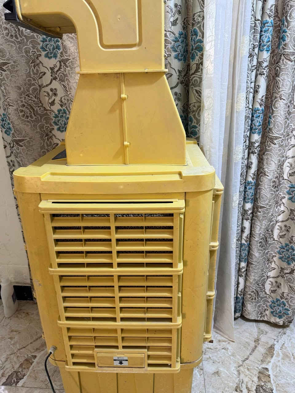 سلام عليكم
مبرده سعوديه حجم 60 تجي سربس مو مروحه الدفع مالته قوي اجت الكهرباء على الماطور مالته وحترك لفيته لف جديد سويته سرعه وحده صارله سنه عندي كلشي مبيه شغاله وشرط الفحص وانطيك بيه ضمان هم شادله واتربم جديد حلفات جدد شديلتله مبيه اي نقص نضافه كدامك بل صور سعره 275 الف وبيه مجال  بسيط حك الجيه بكاني ديالى


**إذا كنت صاحب هذا الإعلان وتريد حذفه لأي سبب، رجاءا أرسل رسالة إلى الدعم الفني**