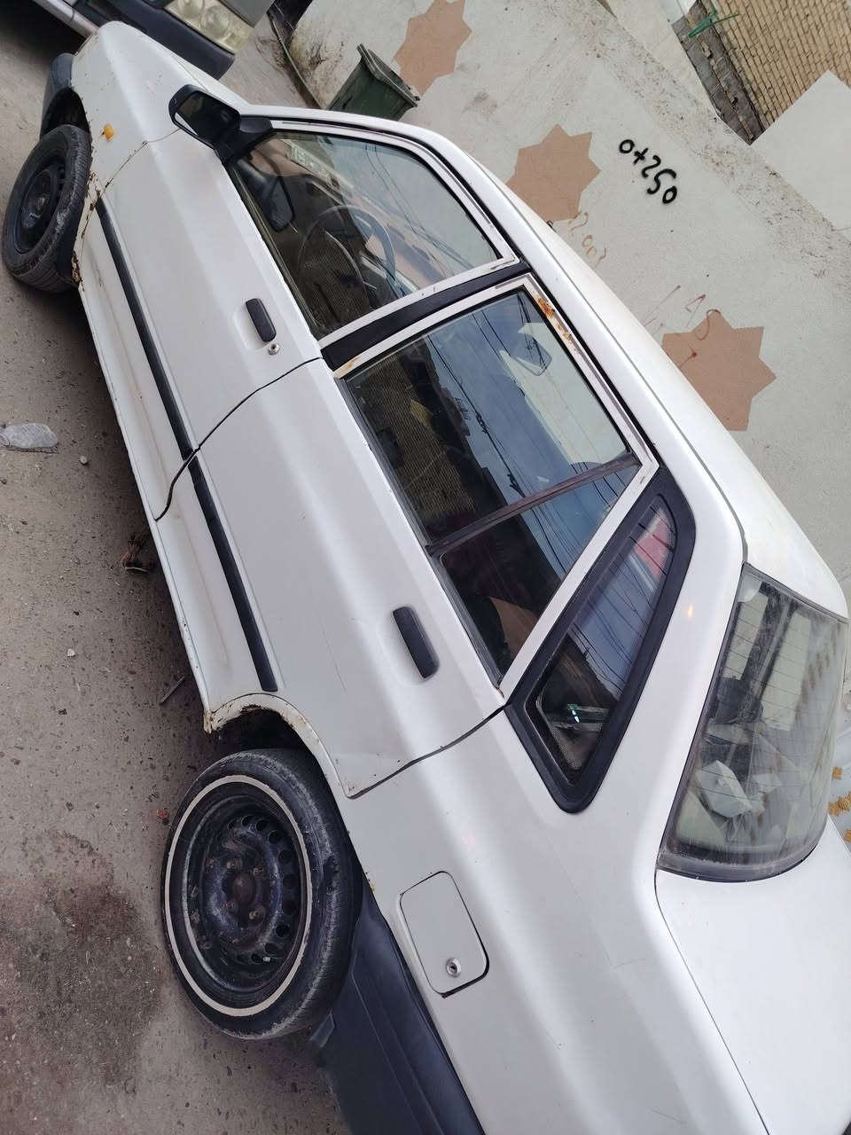 سايبا موديل ٢٠١١ خصوصي النظافة مقبولة السعر ٢٥وبيها مجال العنوان كربلاء المقدسة حي الغدير رقم الهاتف ***********
