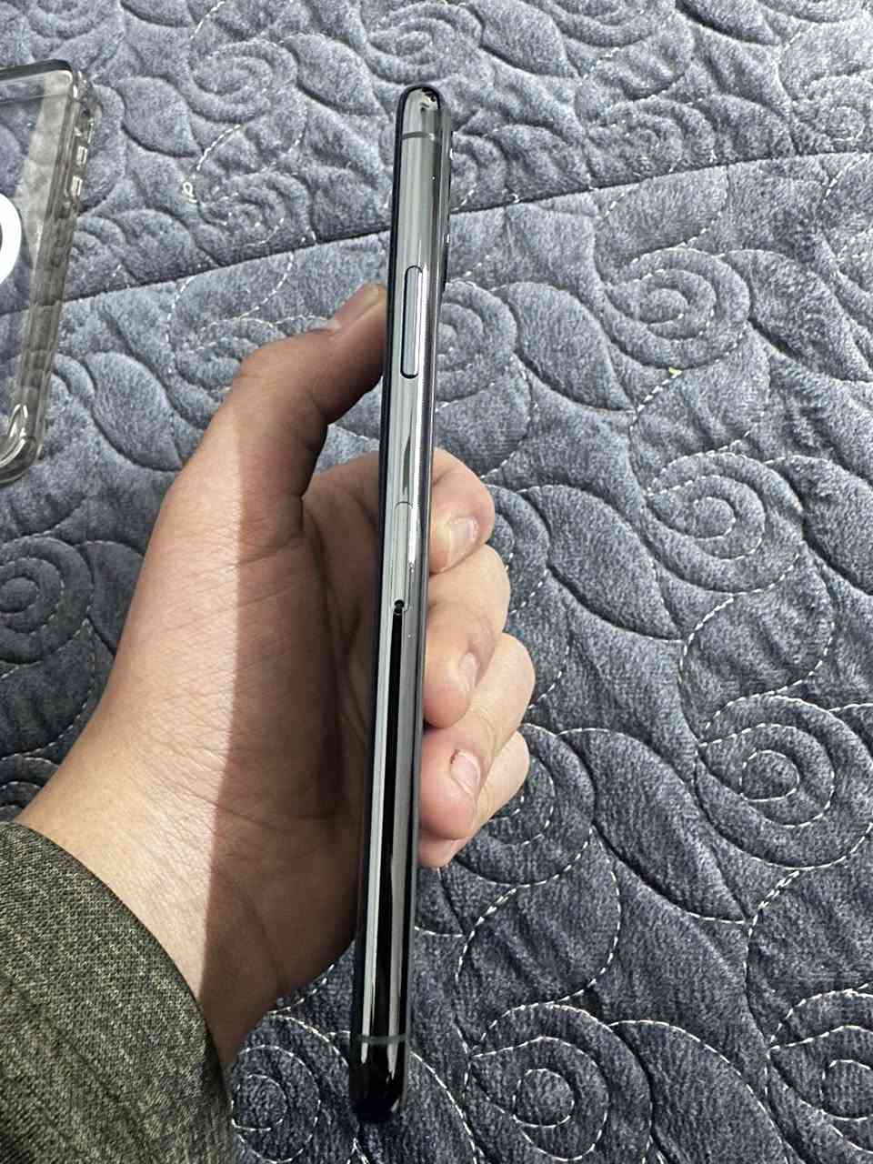 السلام عليكم اخوتي عندي هذا الجهاز 11برو ماكس 

ذاكرة 256
بطاريه94🔋
دبل سيم 
الجهاز شخط مابي شرط ما يعبر هوا 
استفسار على هذا الرقم *********** أو مرسله عل واتساب
