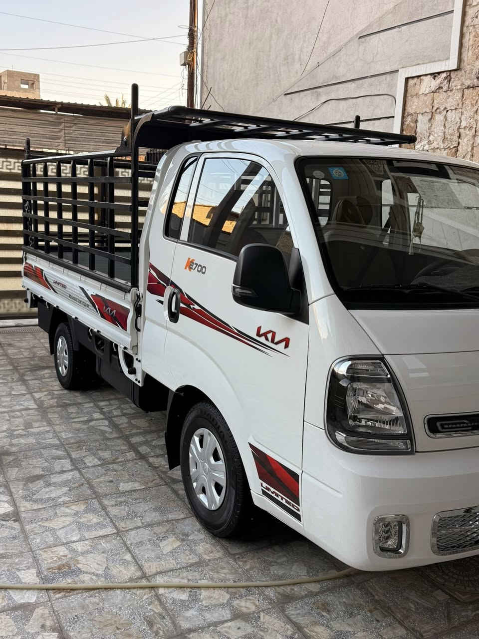 كيا بنكو 2025  رقم بغداد الجديد
2700 كير عادي 

بسمي شرط التحويل 

عداد المسافة (10.000.km)

سياره فول 1/1 دبل ايرباك ABS

  فول سستم صندوك عده تانكي ماء 

سبايدرات كششنات جلد

  سياره جاهزه للأخير كبل لشغل محجر شغل ابو سمير +دوشمة ارضية مسكر +دوشمة كشنات +غلاف بدي الثقيل 

📍مكاني بغداد 

الشراي يتصل وبخدمته

***********☎️
