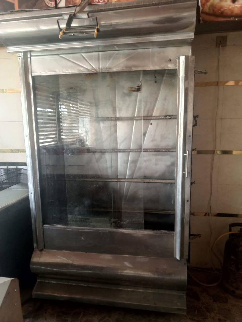 مولدة وشواية دجاج للبيع
***********
