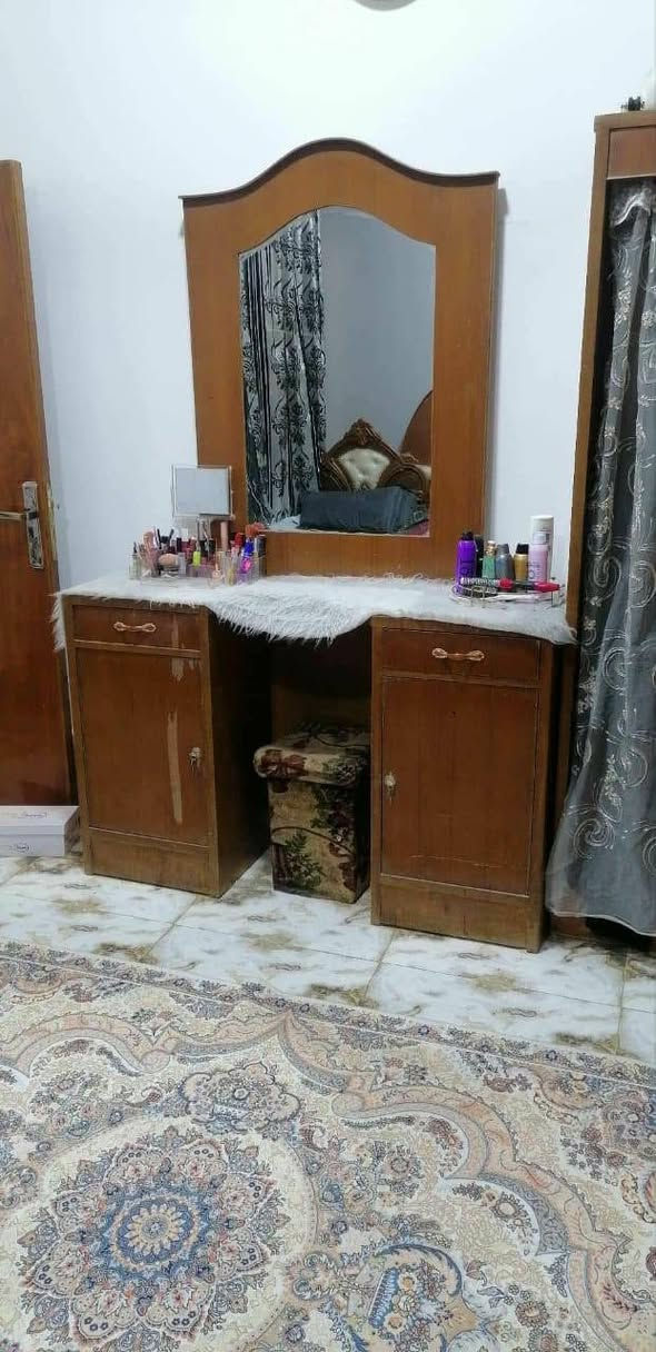 غرفه خشب للبيع
السعر 200
***********
