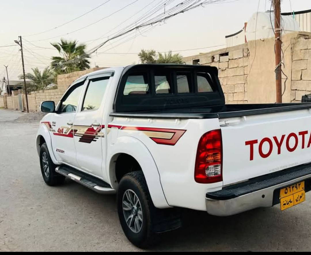 السلام عليكم
للبيع هايلوكس 2010

سنويه ل. 2027/6/19
سياره نظيفه مالة جناي 
الاتصال عل رقم 
/***********
