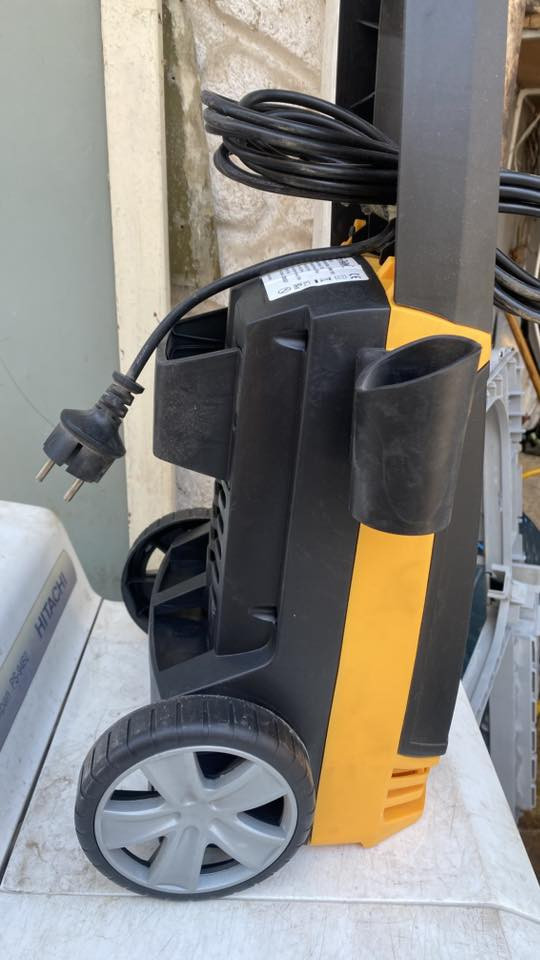 جديد ما مستخدم ابد كارتون موجود سعر ٧٥ الف تواصل مع رقم ***********
