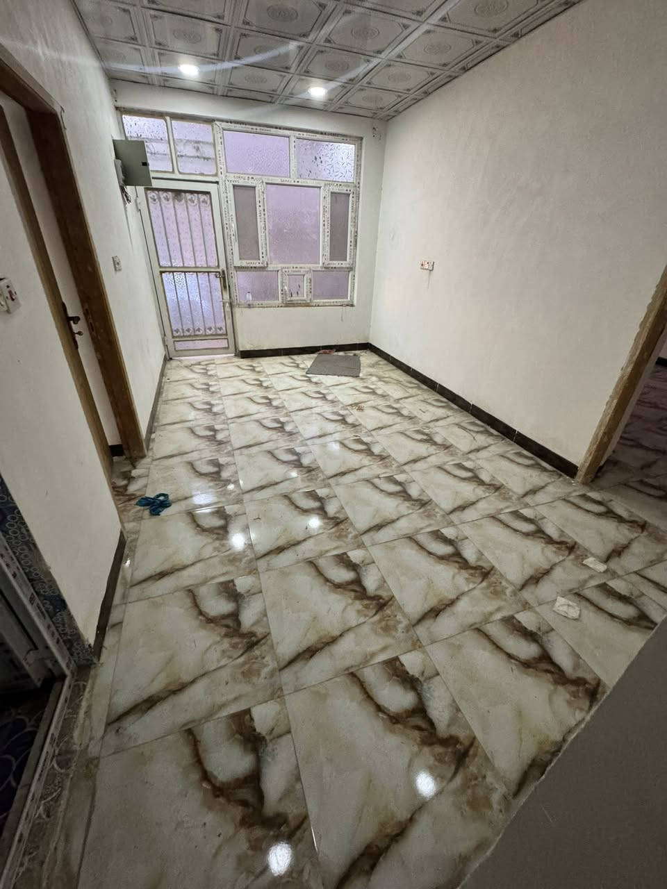 متوفر للإيجار 🔑
🏠 بيت 250م² – حي الزهراء

📍 موقع جيد – تبليط، ماء، مجاري

🔹 الطابق الأول:

كراج سيارة + حديقة 🌳

3 مجمعات صحية

2 غرف نوم

استقبال

كليدور

مطبخ

منور

🔹 الطابق الثاني:

3 غرف نوم

كليدور (يصلح مطبخ أيضًا)

مجمع صحيات

📞 للاستفسار: عذاب ***********

🏢 مكتب الشمري – مقابل سكلة صدام / نادر الثانية
